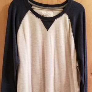 Mens baseball style long sleeve tee.